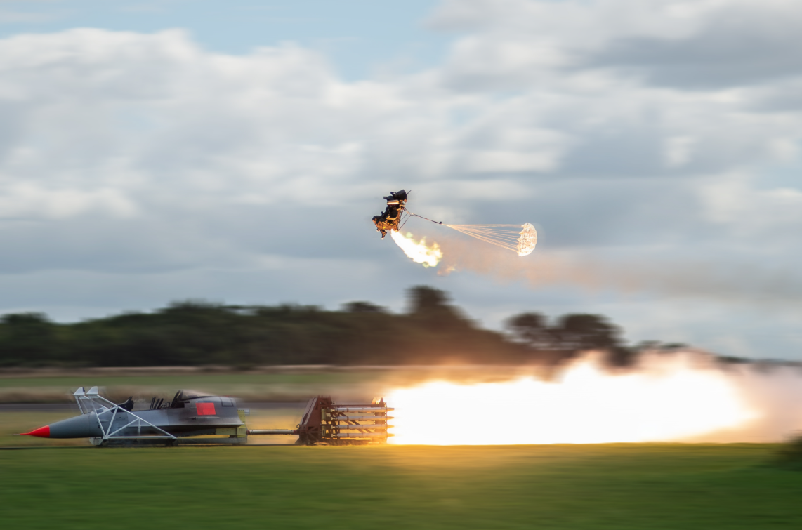 f16